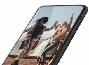 Ето как може да изглежда първият модел на Motorola с подвижна селфи камера