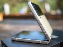 Доставките на сгъваеми смартфони през 2021 са скочили с над 300%