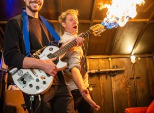 Популярен ютюбър планира да стартира мобилен оператор