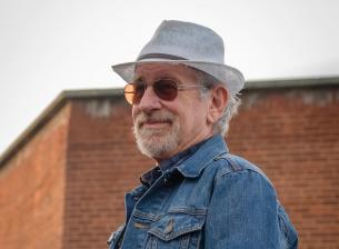 Apple Watch изненада неприятно Стивън Спилбърг