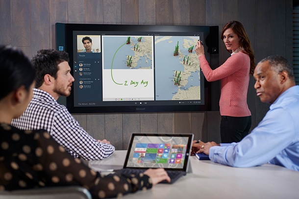 Microsoft отлага премиерата на Surface Hub за догодина