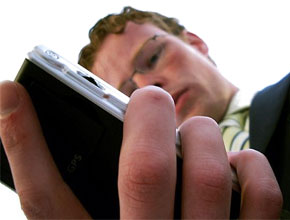 Отваря врати временна приемна за оплаквания на потребители на мобилни услуги