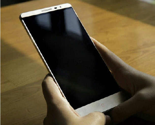 ZTE Nubia X8: QHD екран без рамка, 4GB RAM и 5120mAh батерия