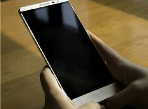 ZTE Nubia X8: QHD екран без рамка, 4GB RAM и 5120mAh батерия