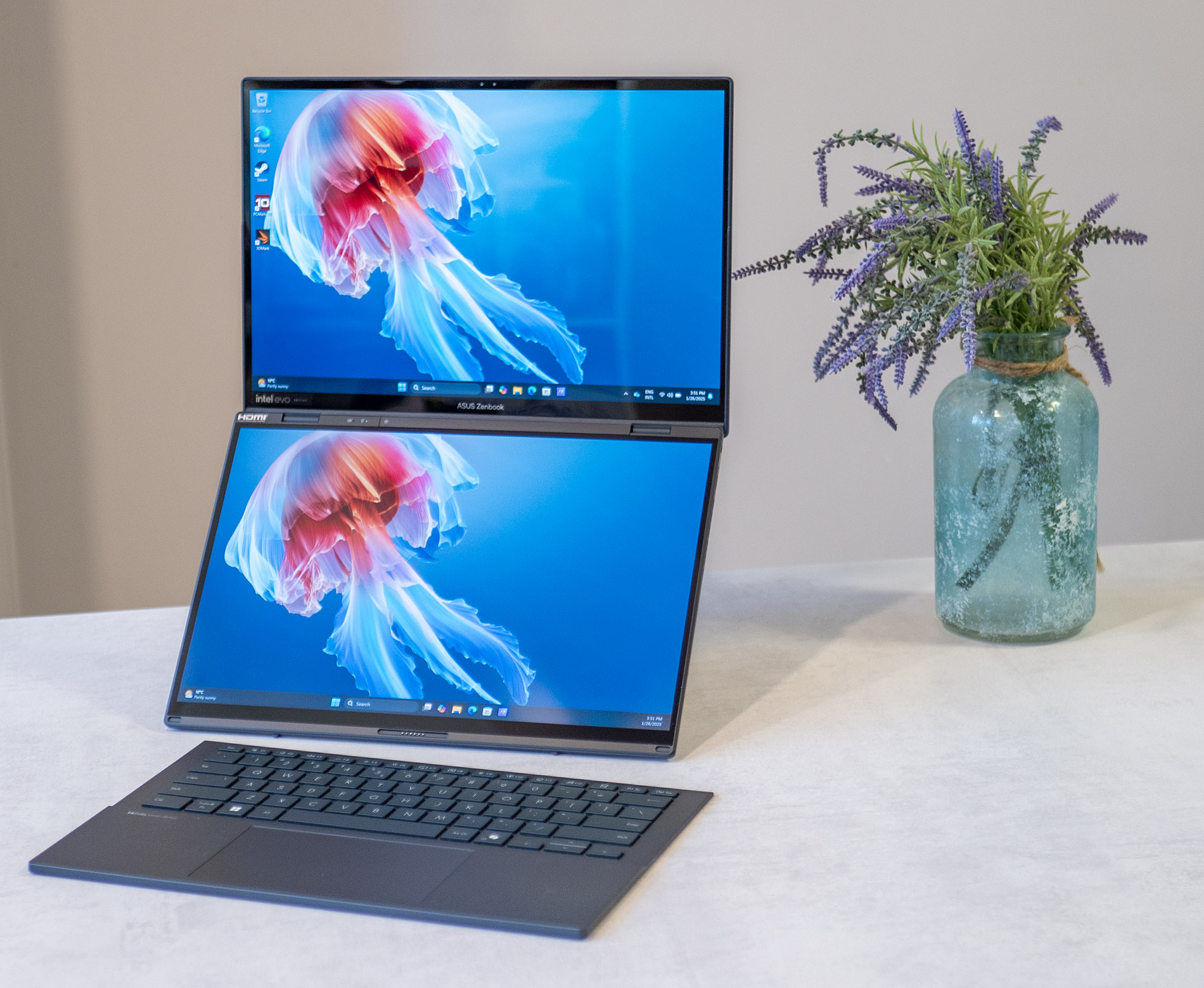 РЕВЮ: ASUS Zenbook Duo (UX8406C) има два отлични екрана за работа и забавления