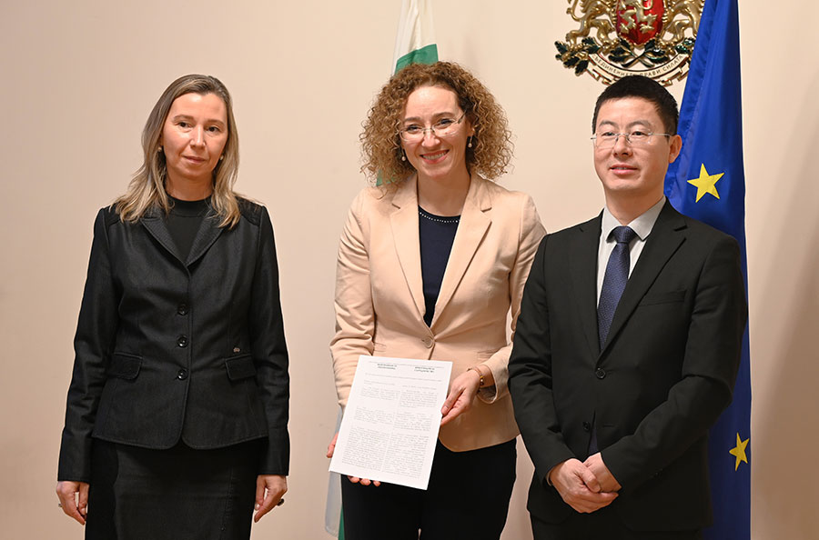 Министерството на труда и социалната политика, Huawei и ВУТП подписаха меморандум за сътрудничество