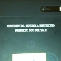 Още снимки на един от таблетите на Motorola с Android Honeycomb