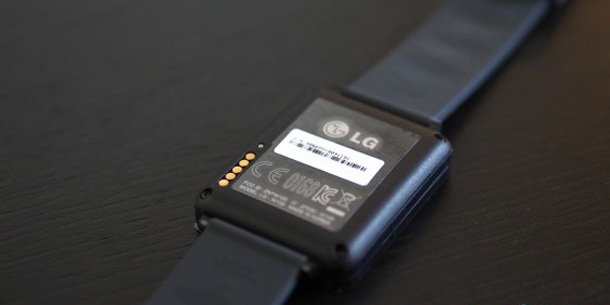 Ъпдейт за LG G Watch ще спре проблем с корозията на пиновете за зареждане