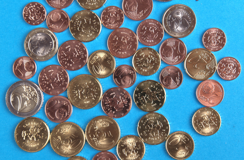 Българските евромонети: дизайн, размери и разлики със стотинките (Снимки + видео)