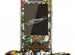 Sony Ericsson W595 с издание от Ед Харди