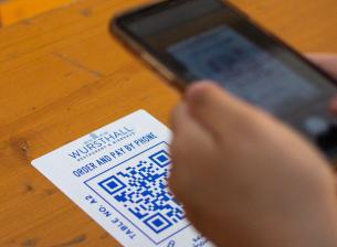 Внимавайте като сканирате непознати QR кодове, може да ви струва скъпо