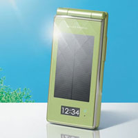 Соларен и водоустойчив телефон от NTT DoCoMo