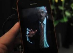 Sharp представи телефон с 3D екран