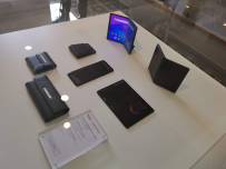 TCL се подготвя за производство на гъвкави OLED панели