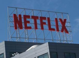 Акциите на Netflix се сринаха с над 35% след новината за спад на абонатите