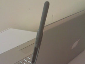 В eBay се появи прототип на MacBook Pro с 3G възможности