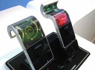 На CES Samsung показала на партньори прототип на смартфон със сгъваем дисплей