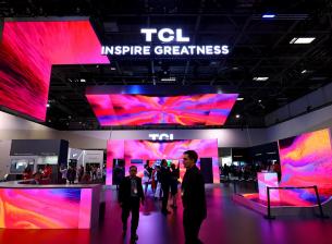 TCL задмина Samsung по продажби на телевизори през декември
