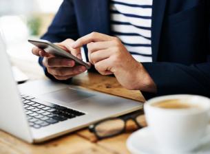 52% от потребителите сменят мобилните си устройства на 3 или повече години