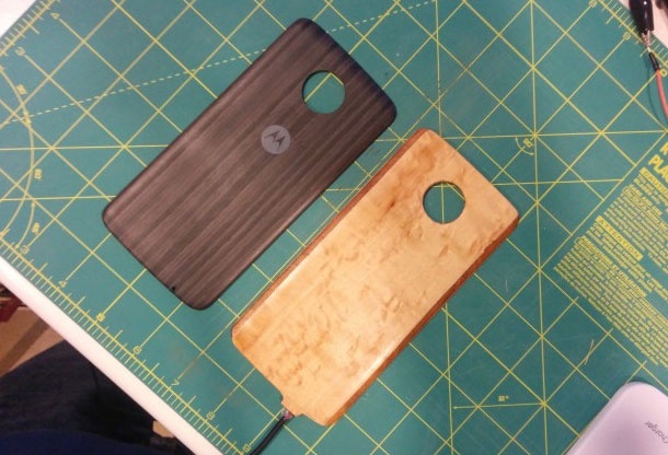 Експериментален модул за Moto Z добавя безжично зареждане и инфрачервен порт