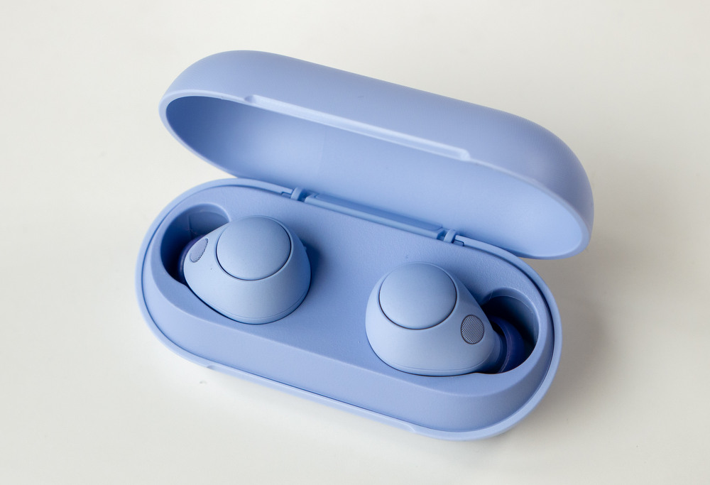 РЕВЮ: Sony WF-C700N предлагат удобство, хубав звук и шумопотискане 