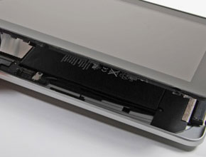 Заради дефектни бройки Apple сменя доставчика на батерии за iPad 2