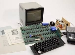 Един от първите компютри Apple 1 беше продаден за близо 700 000 долара