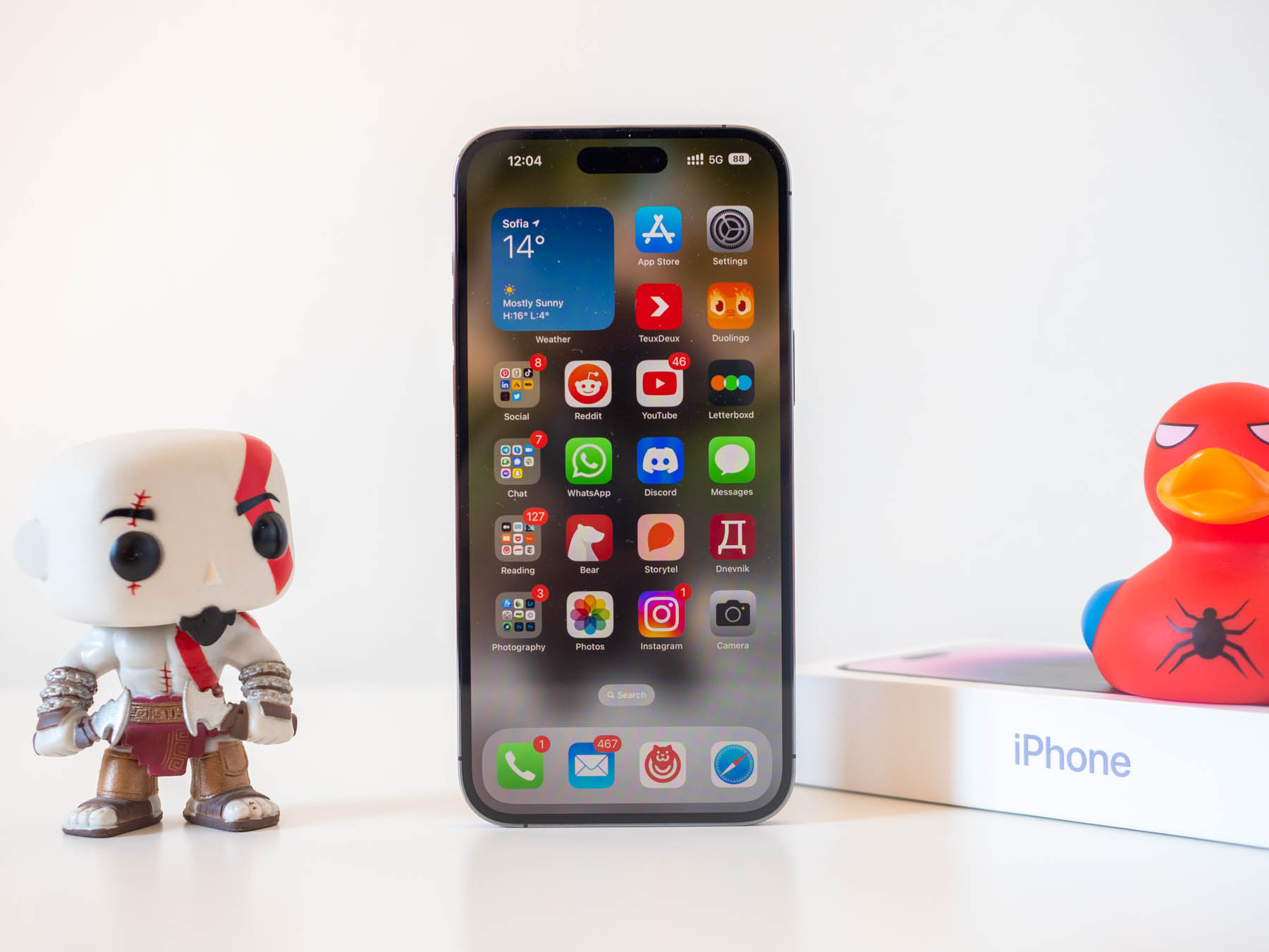 РЕВЮ: iPhone 14 Pro е здраво стъпил на динамичния остров