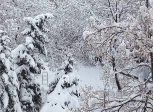 Снегът затруднява работата на мобилните мрежи