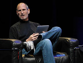 Стив Джобс подава оставка като шеф на Apple