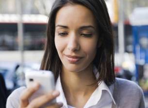 В началото на 2012 г. са били продадени 144,4 милиона смартфона