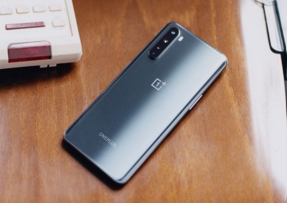 OnePlus подготвя нови достъпни смартфони