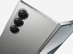 Samsung може да е първата компания, която ще използва титан в сгъваем смартфон