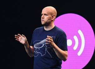 Spotify може да ограничи достъпа до каталога си за слушателите без платен абонамент