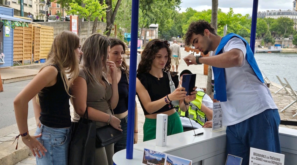 Новите сгъваеми смартфони на Samsung получават първото си обновление