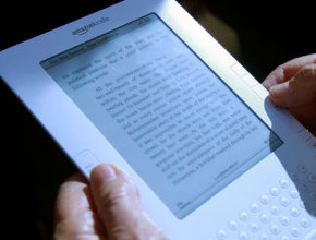 Продажбите на електронни книги в САЩ се увеличават за сметка на обикновените
