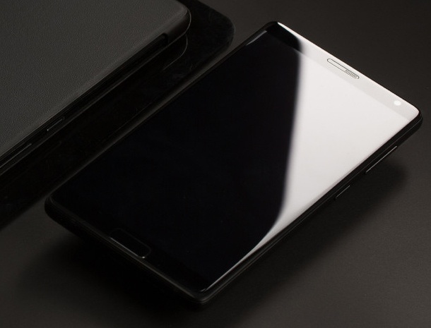 Премиерата на ZUK Edge ще е през следващата седмица