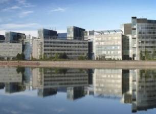 Nokia продава централата си във Финландия и после ще я наеме