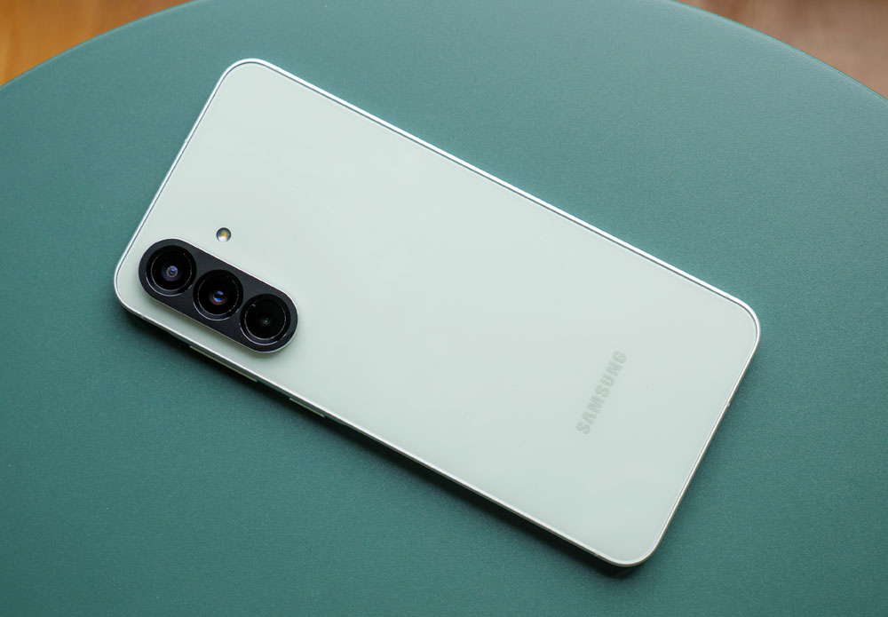 Samsung подготвя приятна промяна за Galaxy A57