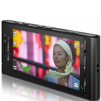 Sony Ericsson Satio и Aino на пазара в началото на октомври