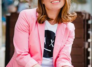 Блиц интервю: Лора Ханджиева