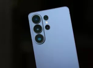 Samsung Galaxy S27 Ultra може да се раздели с една от камерите си 