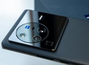 РЕВЮ: Vivo X80 Pro е атрактивен флагман с много възможности