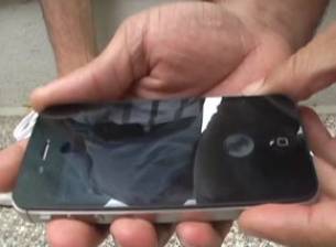 Какво става, като изпуснете iPhone 4S и Samsung Galaxy S II?