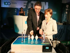 100-годишната компания Еaton представи уникален UPS на своя юбилей