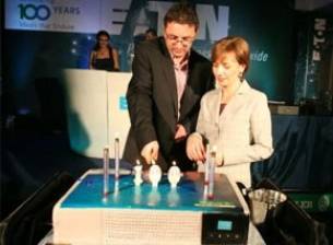 100-годишната компания Еaton представи уникален UPS на своя юбилей