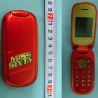 Alcatel с телефон за Miss Sixty