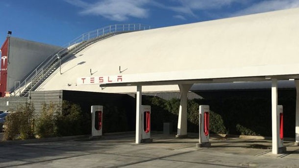 Илън Мъск потвърди, че Apple прави електрически автомобил