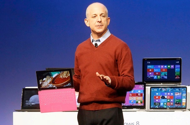 Бъдещето е на големите телефони, твърди Стивън Синофски