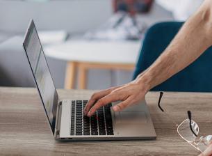 Lenovo ThinkPad X1 Titanium Yoga включва по-специален тъчпад